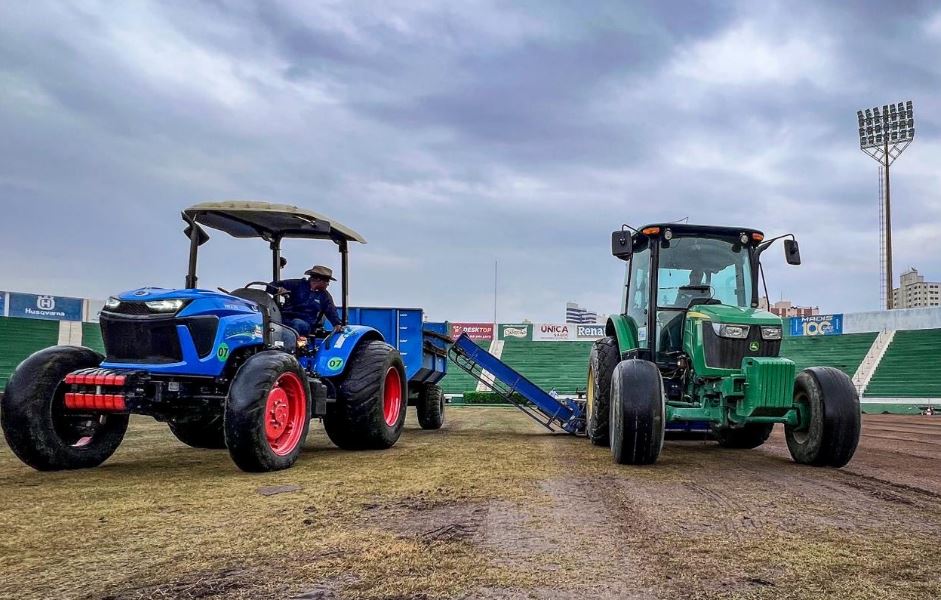 Guarani inicia troca do gramado no estádio Brinco de Ouro e também no CT