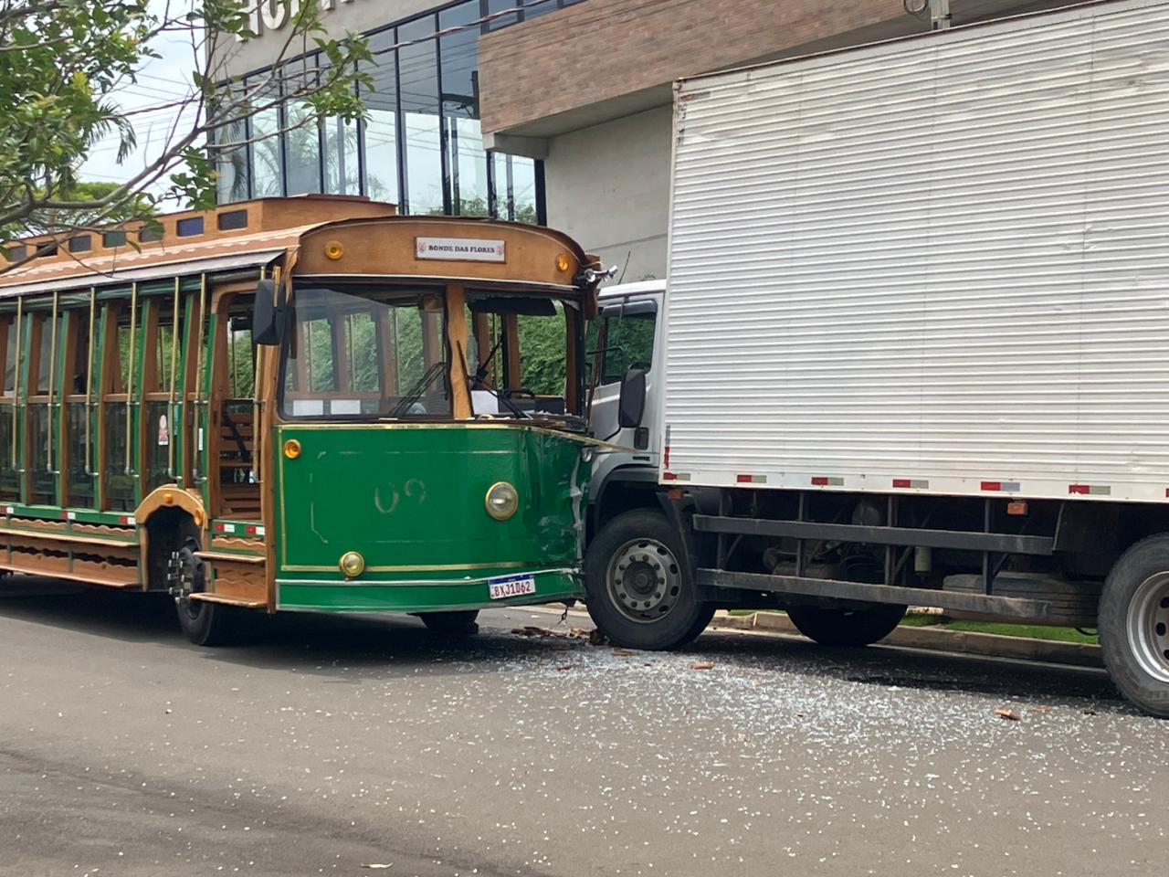 Homem morre ao ser atropelado por bondinho desgovernado em Holambra