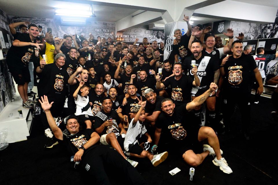 Jogadores da Ponte celebram conquista da Série C: “Entramos para a história”