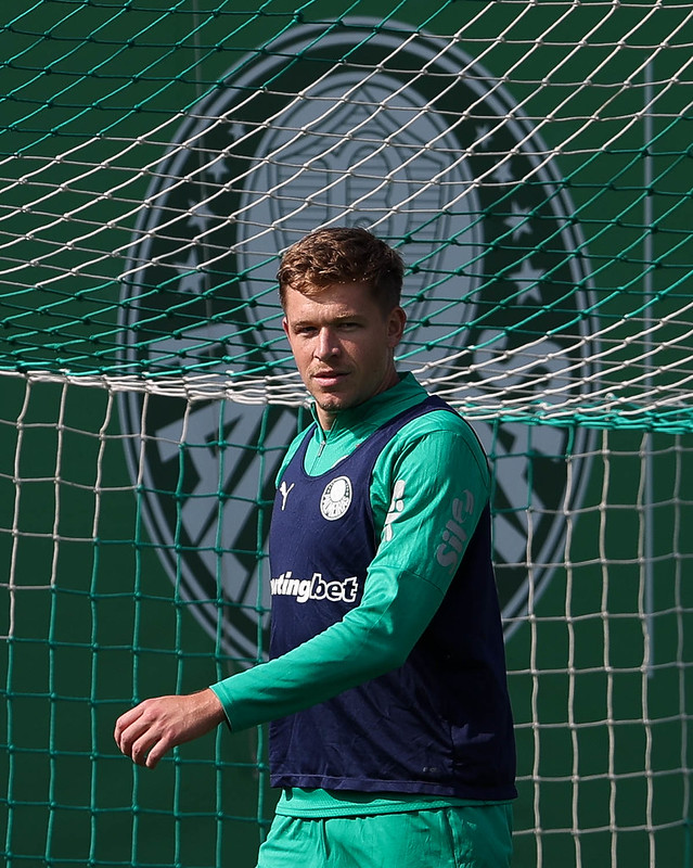 Palmeiras desembarca em Quito e Abel tem time base para enfrentar a LDU pela Libertadores