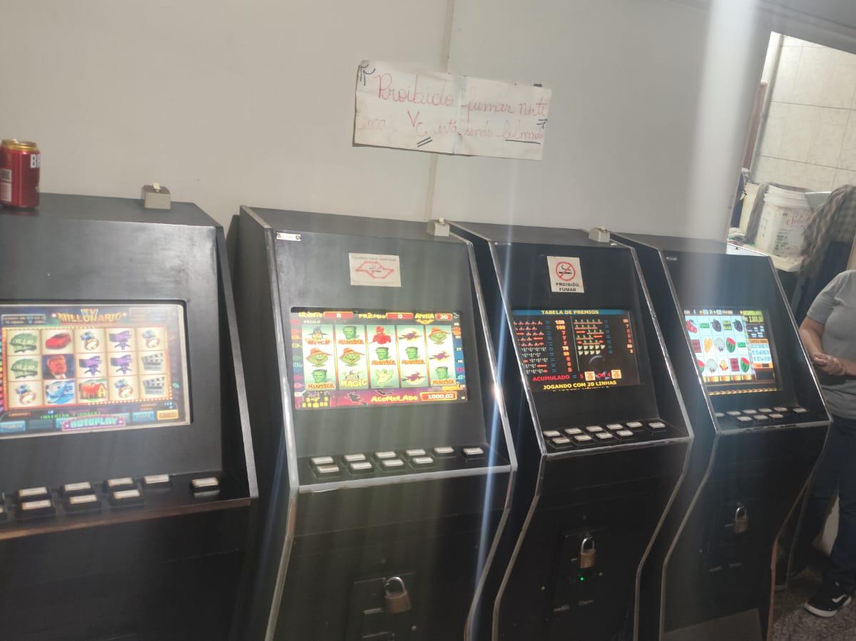 Polícia apreende máquinas de jogos de azar em restaurante de Campinas após denúncia