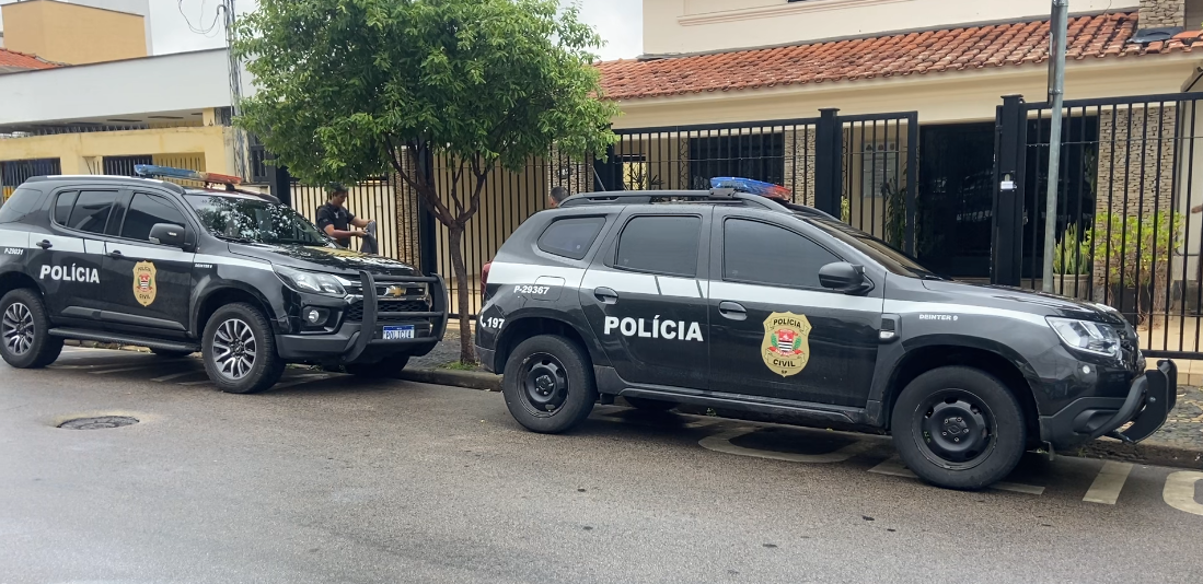 Polícia Civil prende oito pessoas em operação contra tráfico de drogas e furto de veículos