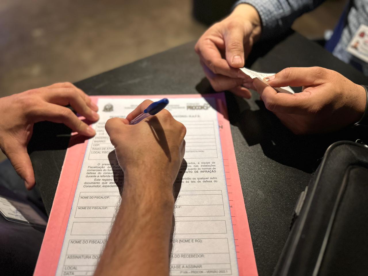 Piracicaba intensifica fiscalização em bares e restaurantes após casos de intoxicação em SP