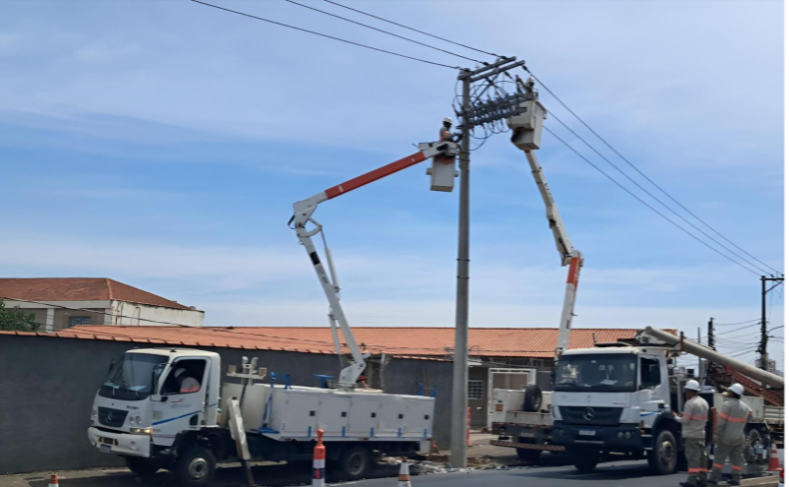 Colisões com postes causam mais de 500 quedas de energia na região de Campinas