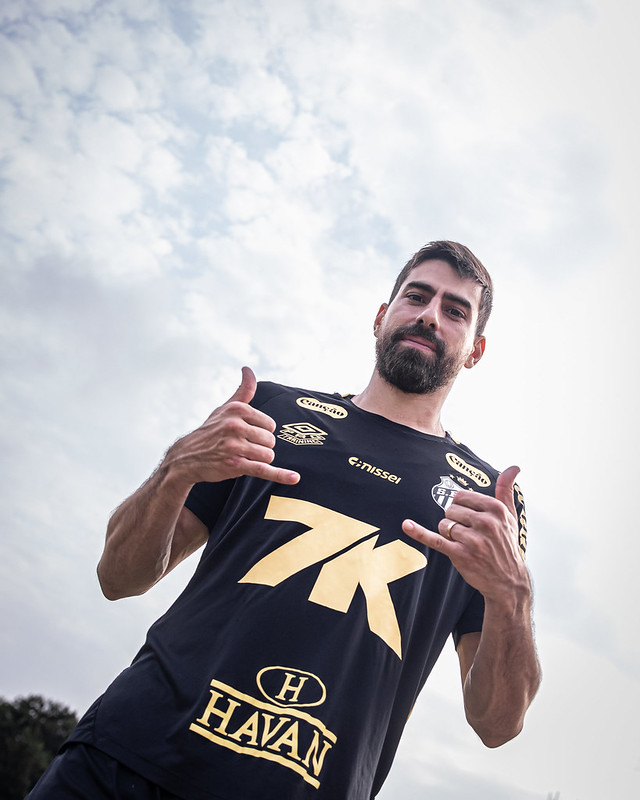 Santos tem problemas na defesa para o clássico contra o Corinthians