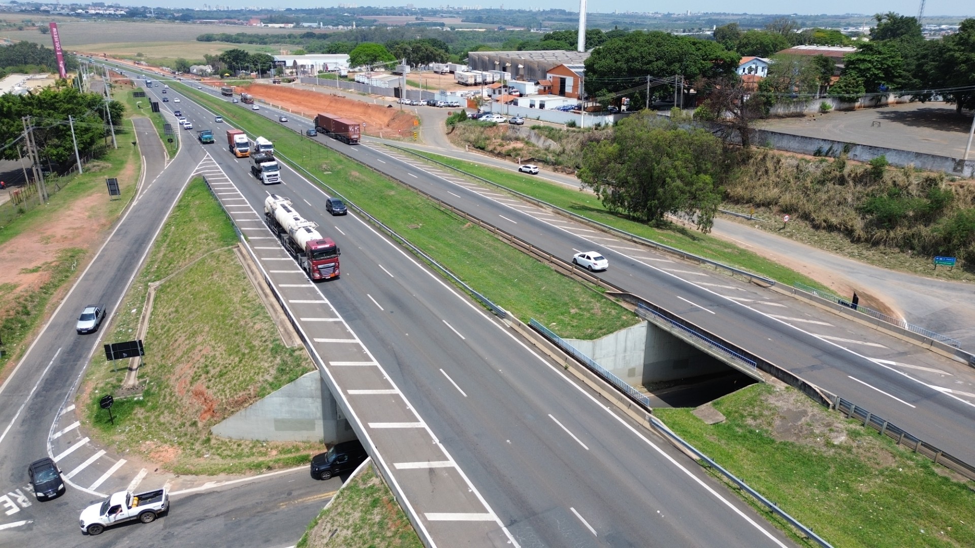 Trevo do Real Parque é bloqueado nesta tarde para início de obras na Zeferino Vaz