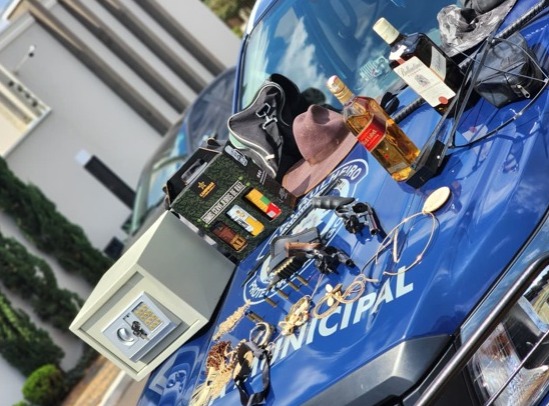 Trio é preso após roubo a residência em Santo Antônio de Posse