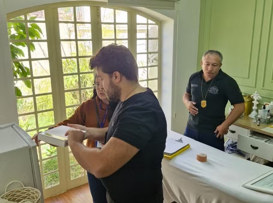 Veterinária que atuava em clínica clandestina de estética é presa em Piracicaba 