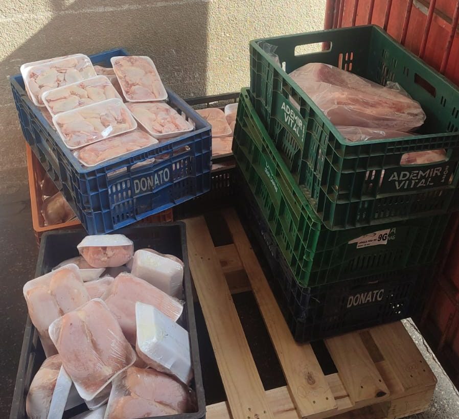 Vigilância Sanitária de Americana apreende 400 kg de alimentos impróprios para consumo