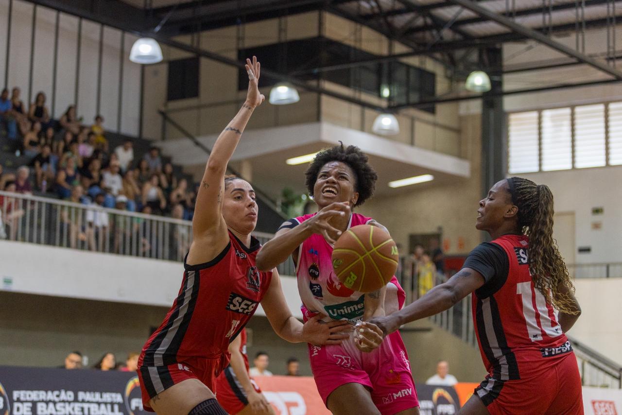 Após derrota em casa, Unimed Campinas Basquete precisa de duas vitórias para garantir vaga na final