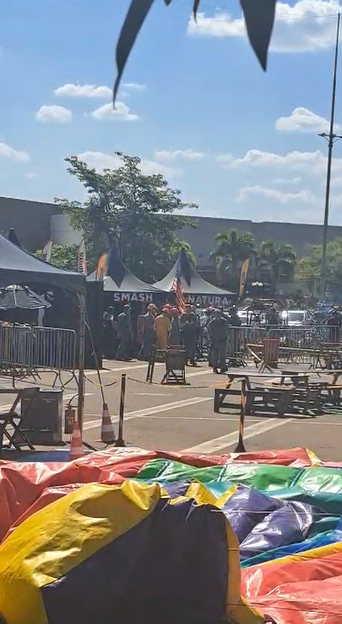 Desabamento de tenda fere três no Parque Dom Pedro Shopping