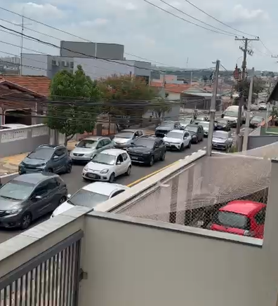 Após caos no trânsito, Setec e Emdec devem discutir novo local para feira livre na Leonardo da Vinci