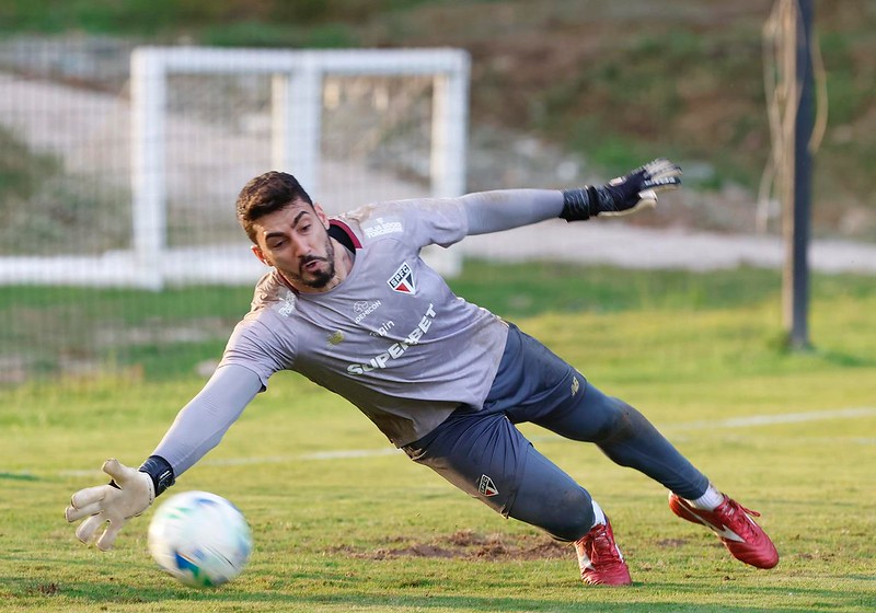 São Paulo pode ter novidades para duelo tricolor com Fluminense