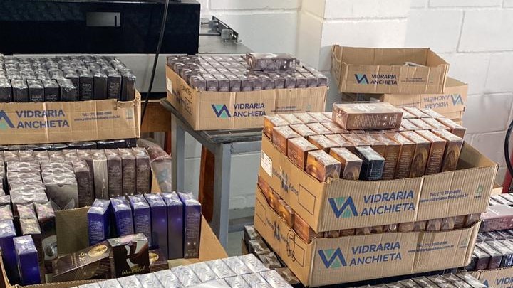 Vigilância Sanitária de Limeira fecha fábrica clandestina de perfumes
