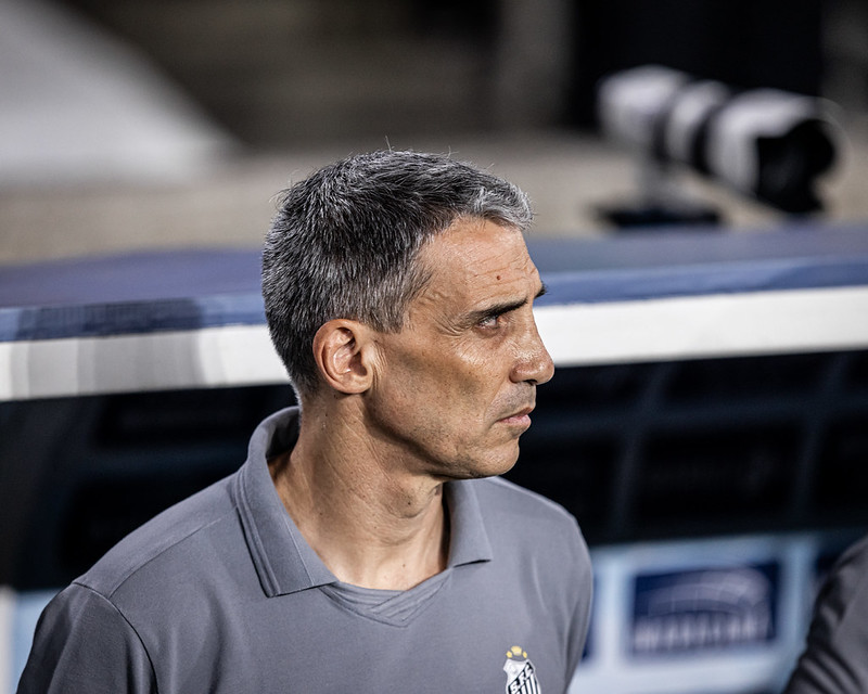 Vojvoda não entra em polêmica e minimiza revolta de Neymar com substituição no Santos