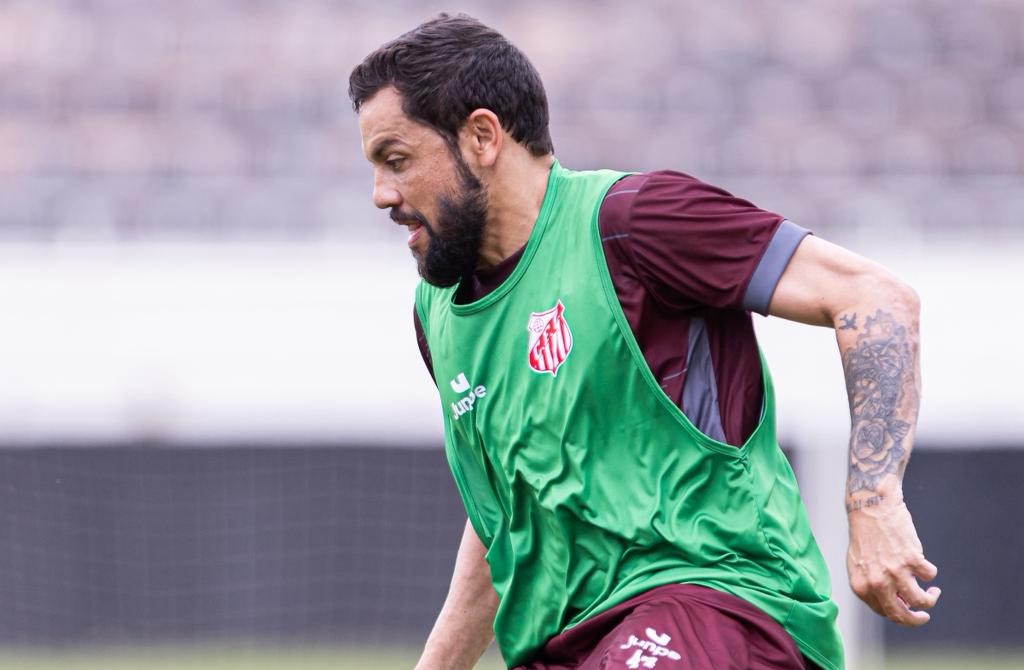 Capivariano anuncia contratação do atacante Felipe Azevedo