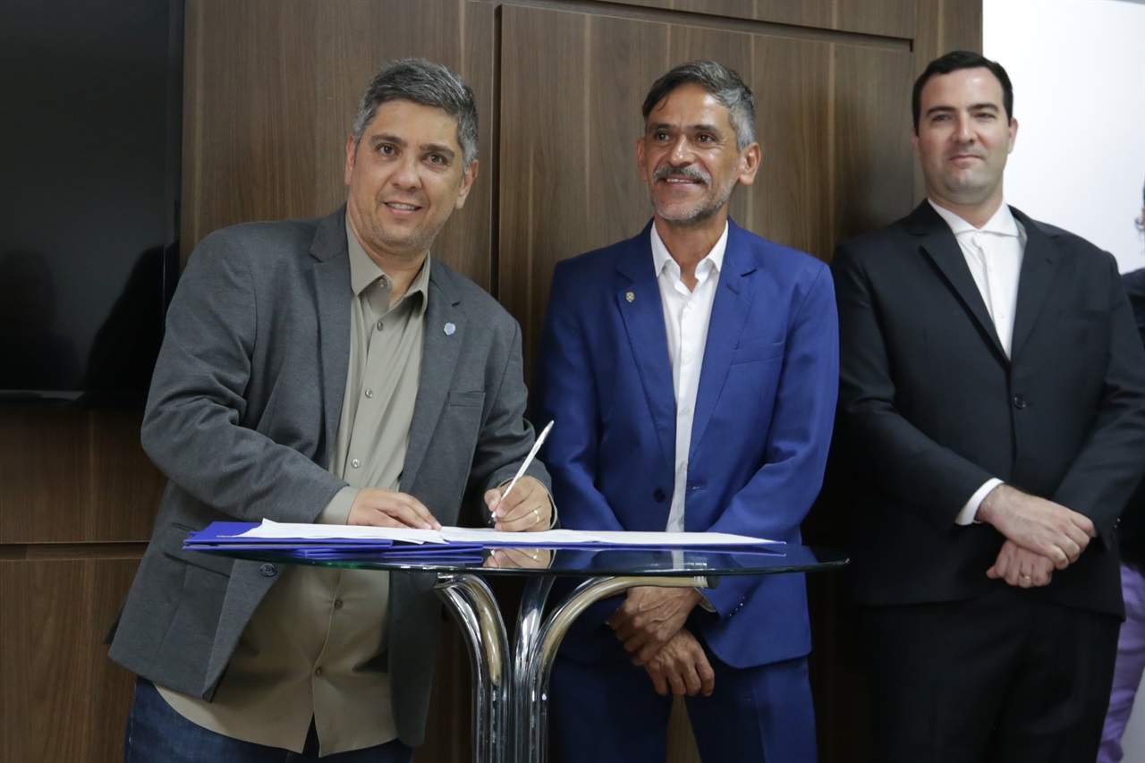 Fabrício Polezi toma posse como vereador na Câmara Municipal de Piracicaba