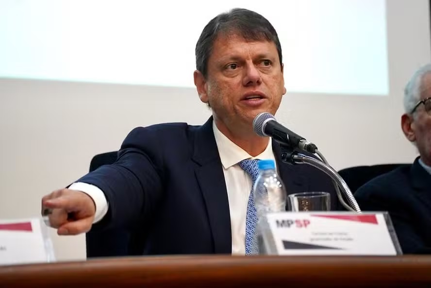 Governo de São Paulo promete aumentar verba às mulheres em 10%; oposição diz que dinheiro não é suficiente