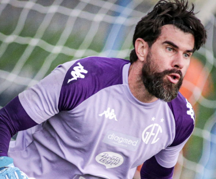 Guarani confirma rescisão de contrato com goleiro Fernando Miguel