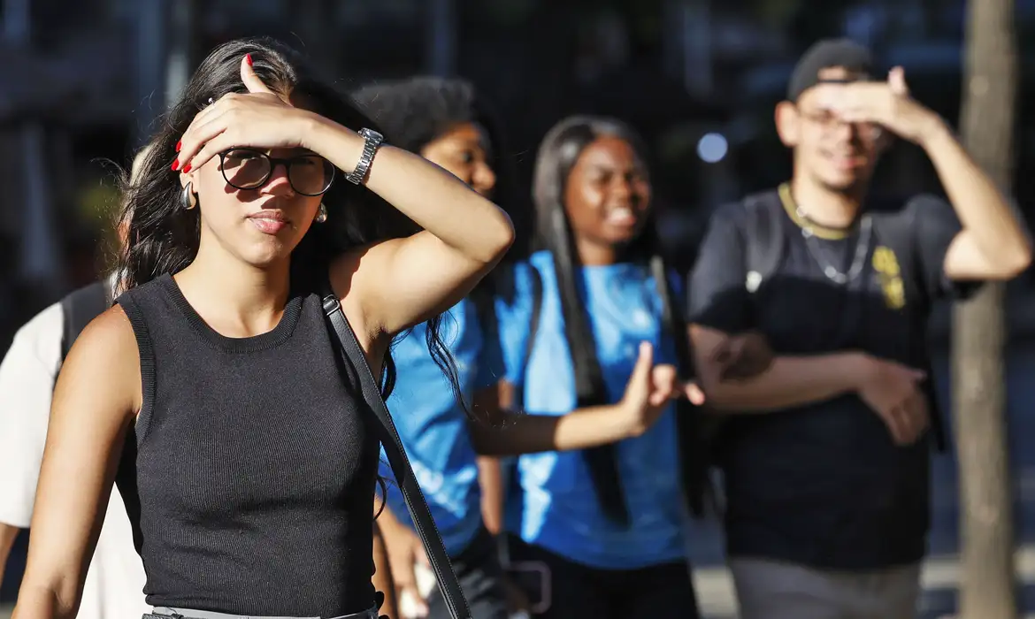 Alerta vermelho do Inmet para onda de calor no Sudeste segue até dia 29