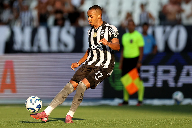 Marlon Freitas abre mão de valores no Botafogo e fica próximo do Palmeiras