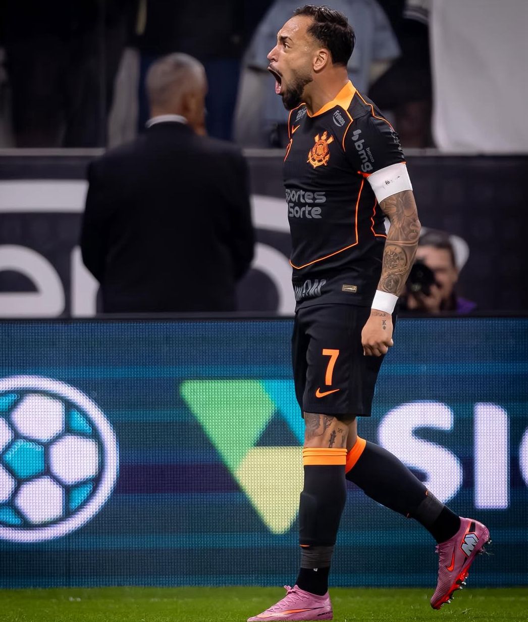 Corinthians fica sem volante Charles para enfrentar o Fortaleza