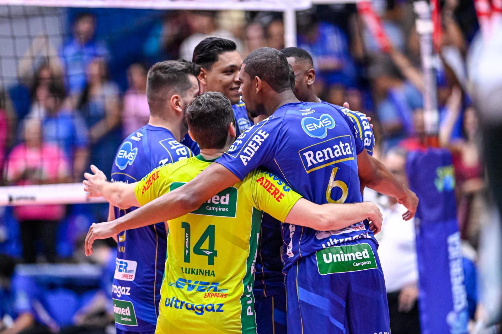 Vôlei Renata encerra primeiro turno da Superliga na liderança após vitória sobre Juiz de Fora