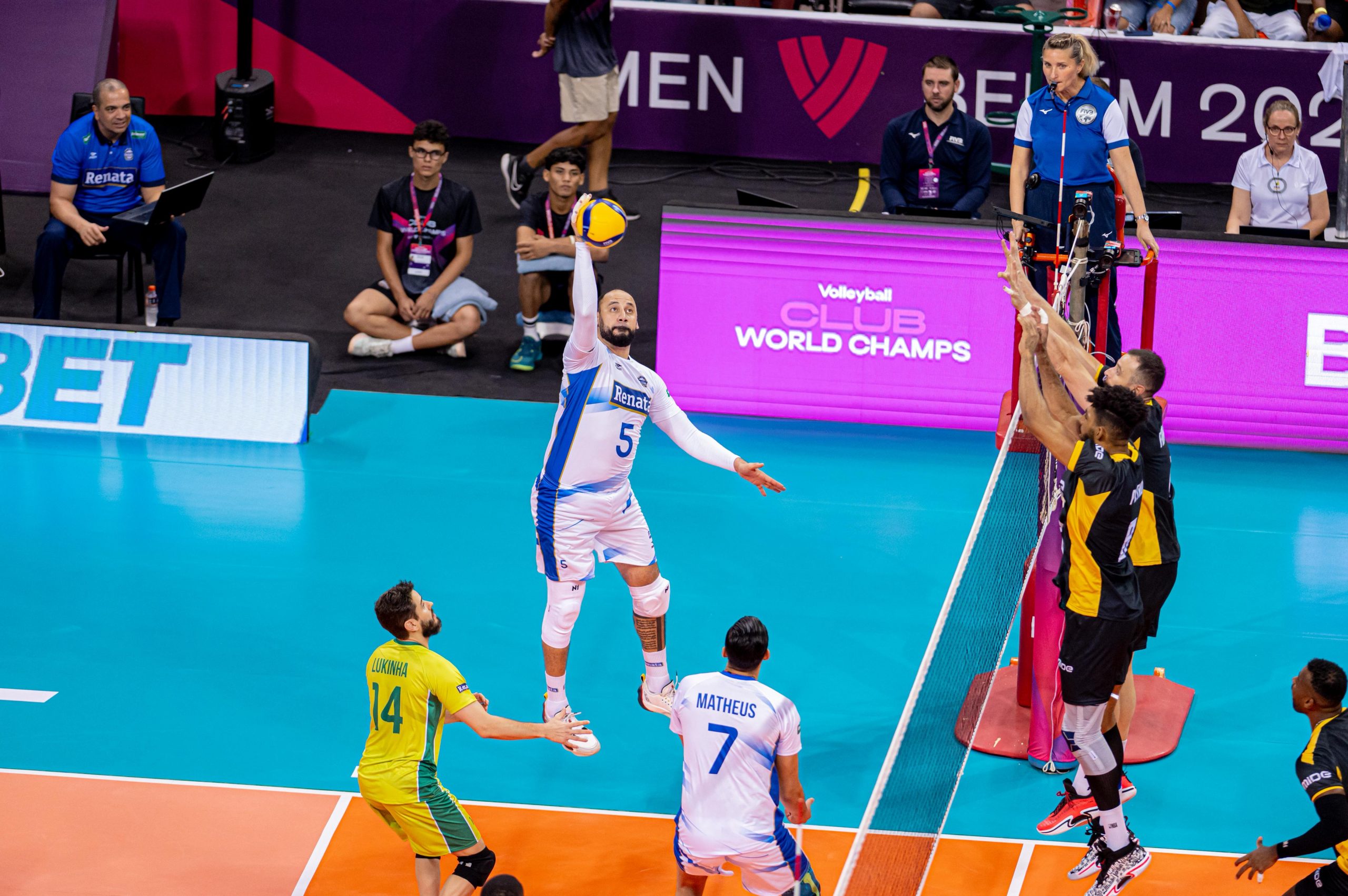 Vôlei Renata vence Praia Clube e segue com chances de classificação no Mundial