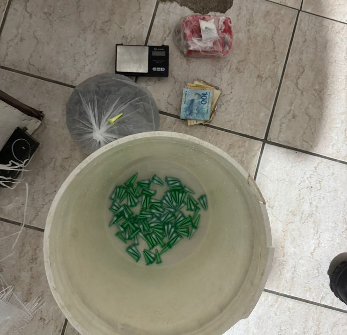 Trio é preso e um suspeito morre após confronto com a PM em ação contra o tráfico de drogas em Estiva Gerbi 