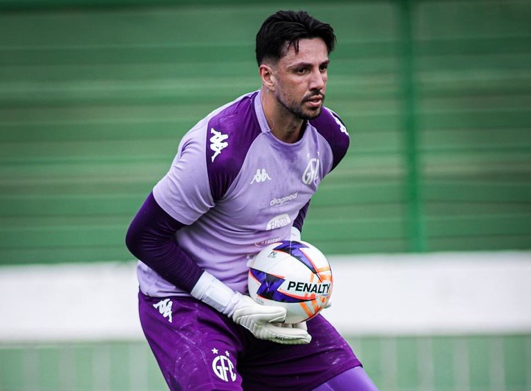 Guarani anuncia Mateus Claus e chega a 15 contratações para a temporada 2026