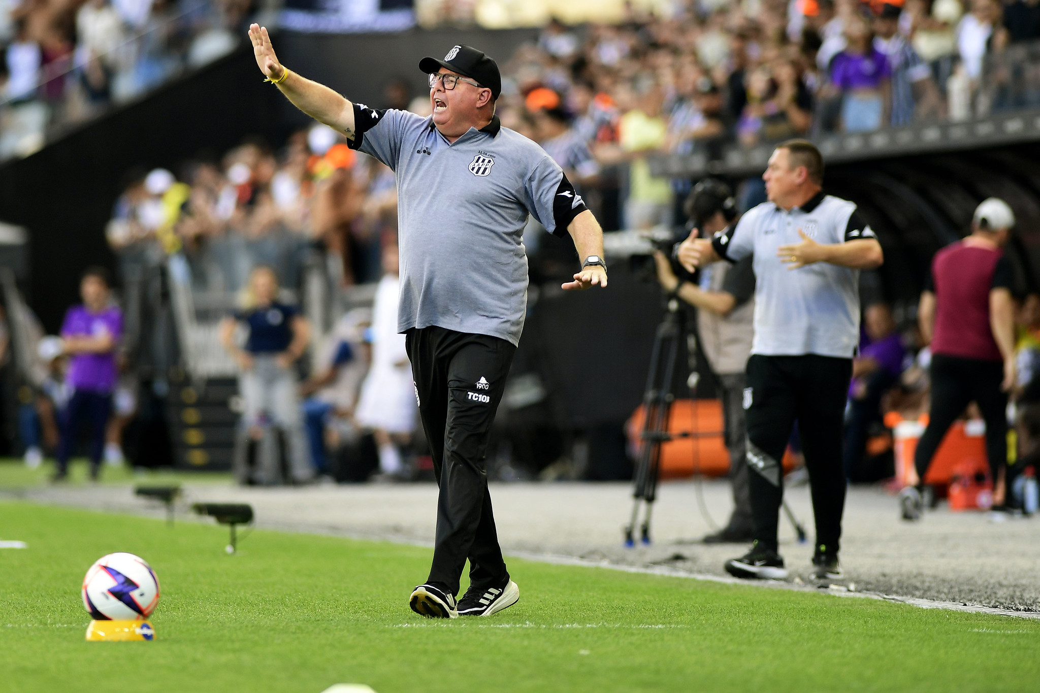 “Para fazer um campeonato seguro, tem que se livrar desse transfer ban”, afirma Marcelo Fernandes