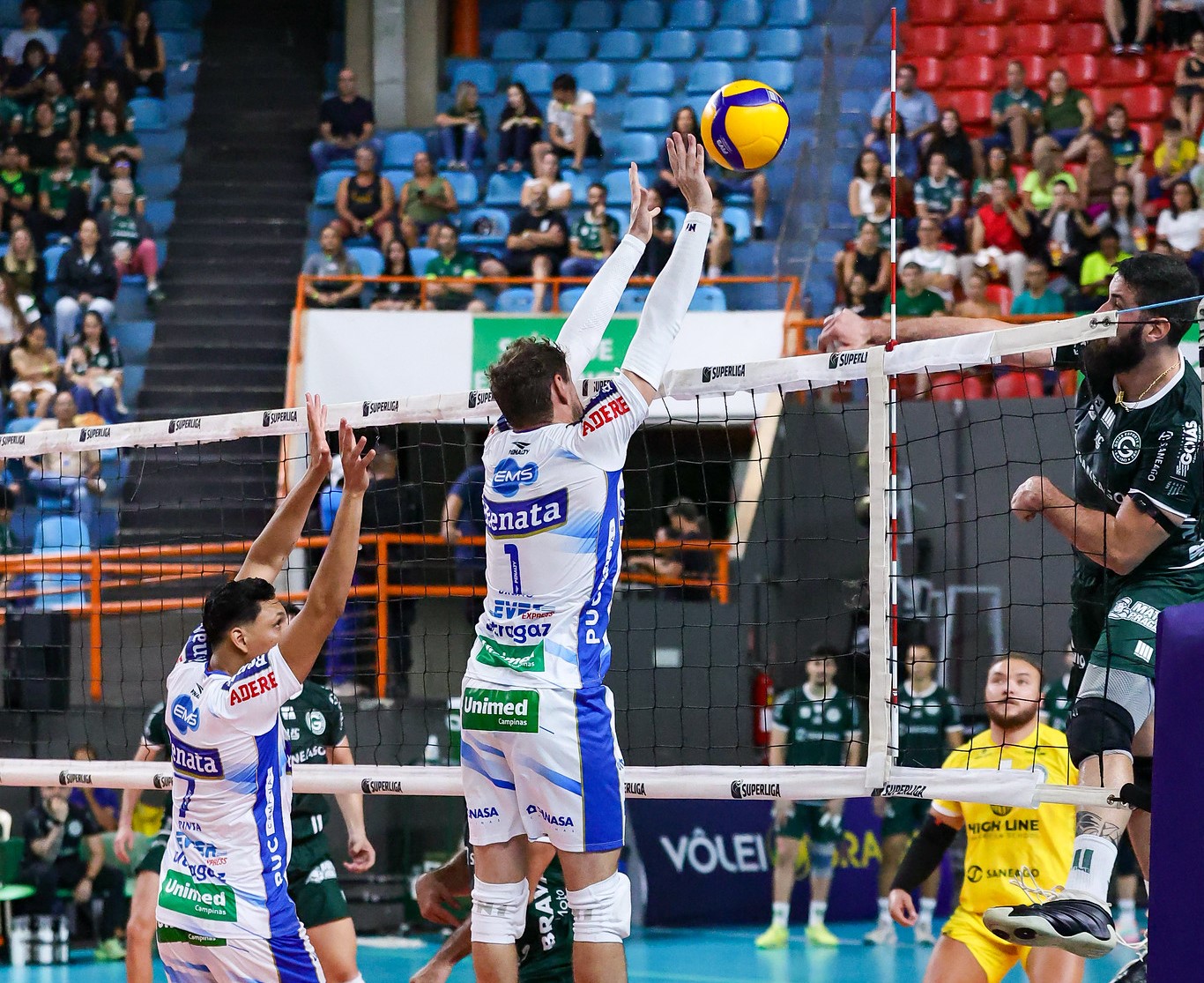 Em Goiânia, Vôlei Renata é derrotado para o Goiás pela Superliga