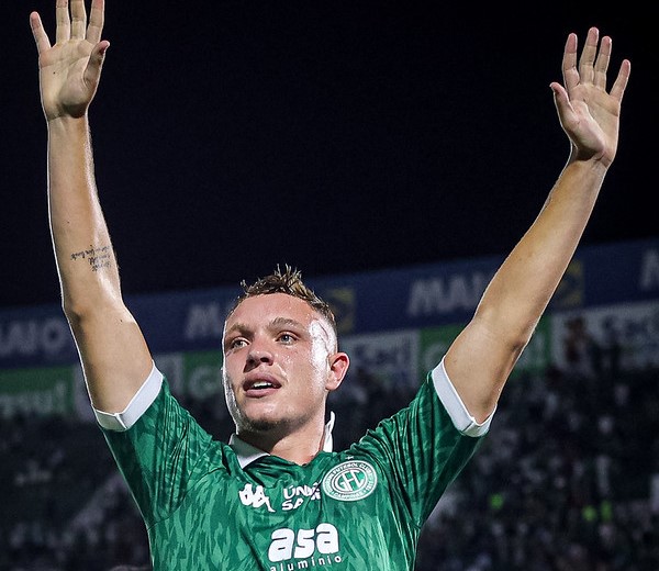 Guarani confirma renovação de contrato com atacante Kewen
