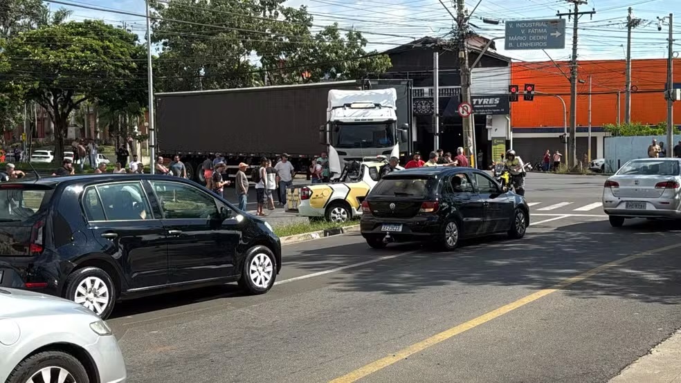 Motociclista morre após acidente com carreta em Piracicaba