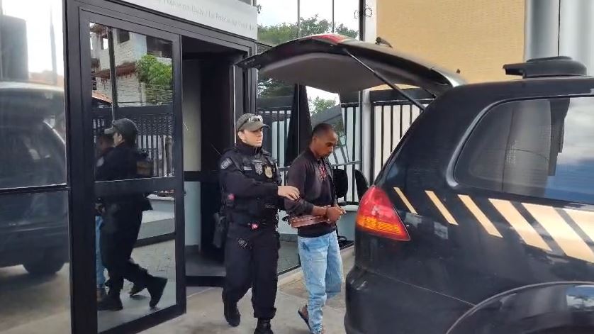 Preso durante operação com material de abuso infantil convivia com crianças em casa, diz PF