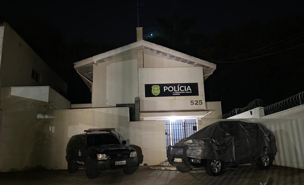 Policial civil é preso por agredir companheira em condomínio de Campinas