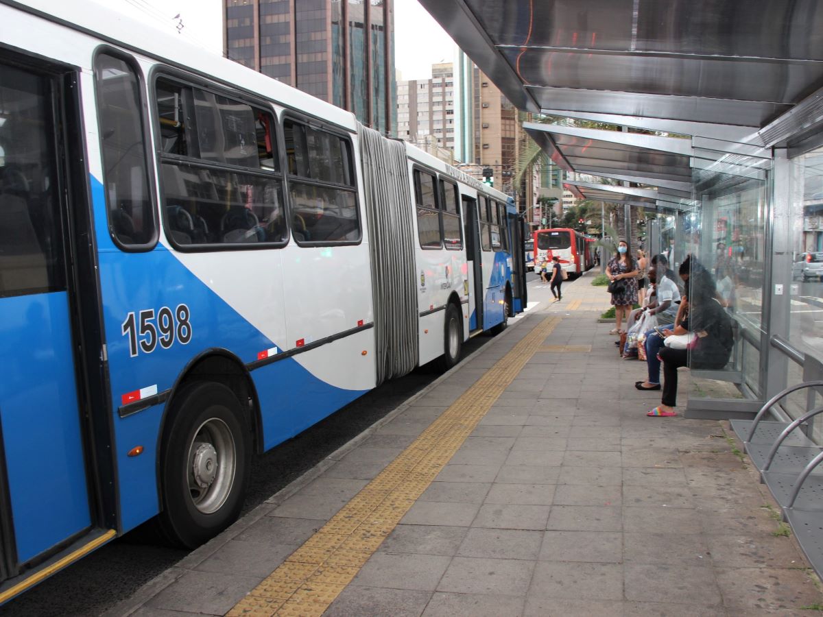 Reclamações por atrasos nos horários dos ônibus crescem 76% em Campinas