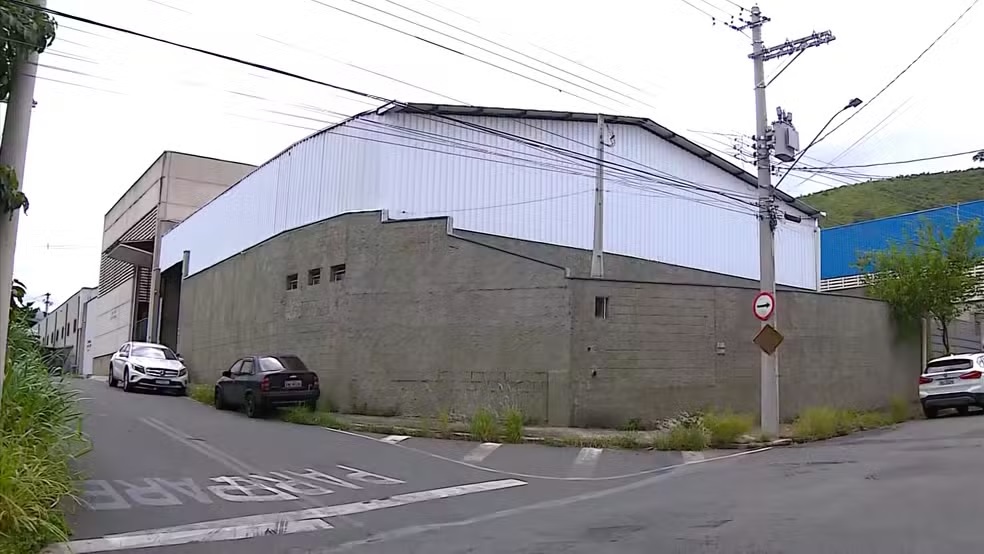 Empresa que produz cerâmica em Pedreira foi autuada pela Cetesb após denúncias de cheiro forte