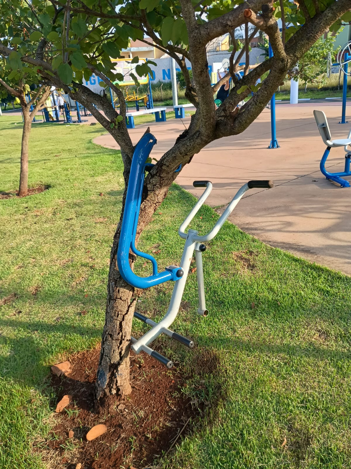 Equipamentos vandalizados em praça de Hortolândia são removidos pela prefeitura