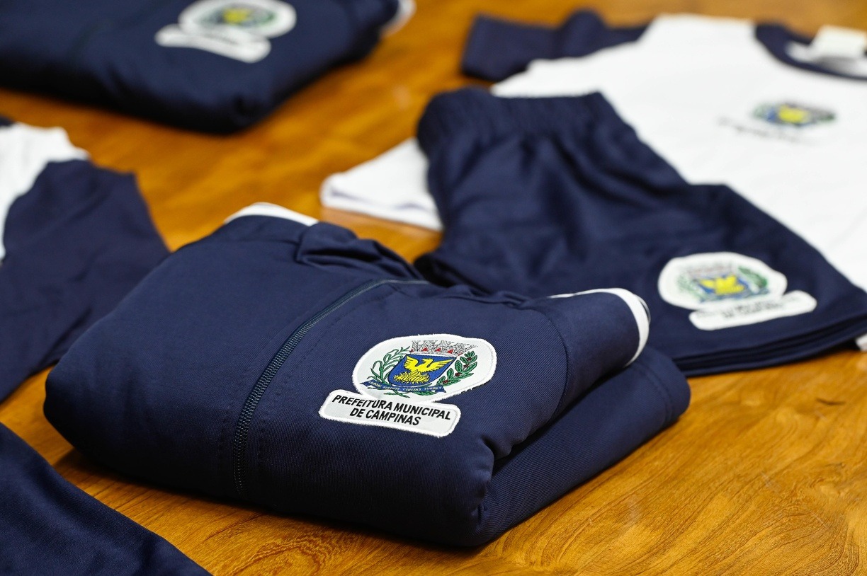Campinas inicia entrega de kits e uniformes às escolas da rede municipal