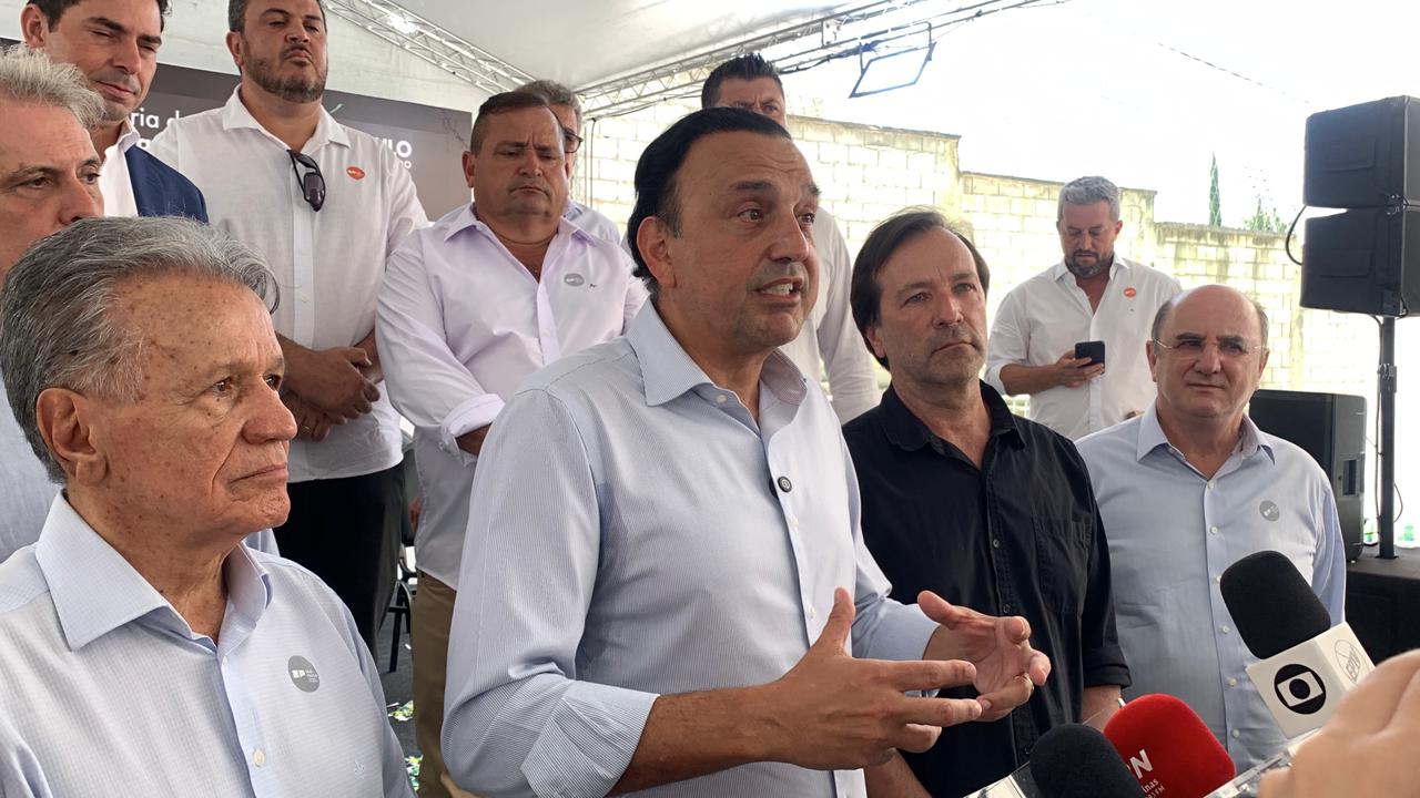 Governo de SP entrega 54 apartamentos em Vinhedo e anuncia obras na região