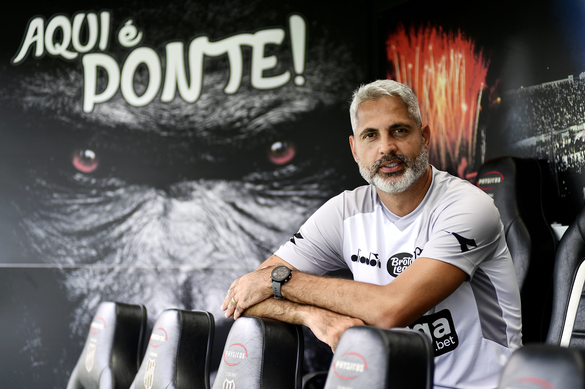 Rodrigo Santana é apresentado como novo técnico da Ponte Preta