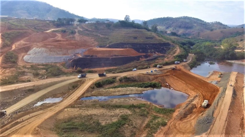 Homem morre após cair nas obras da barragem de Pedreira