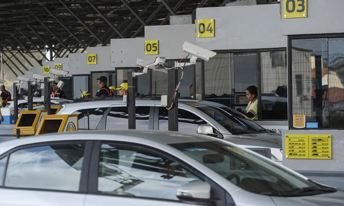 Sites fraudulentos roubam motoristas com débitos nos pedágios automáticos