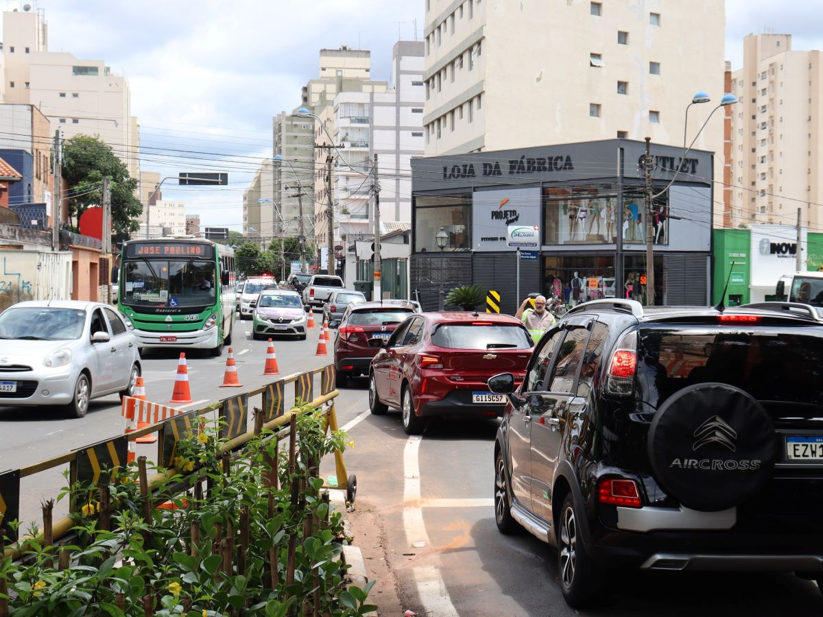 Emdec suspende operação da faixa reversível na região do Bosque dos Jequitibás
