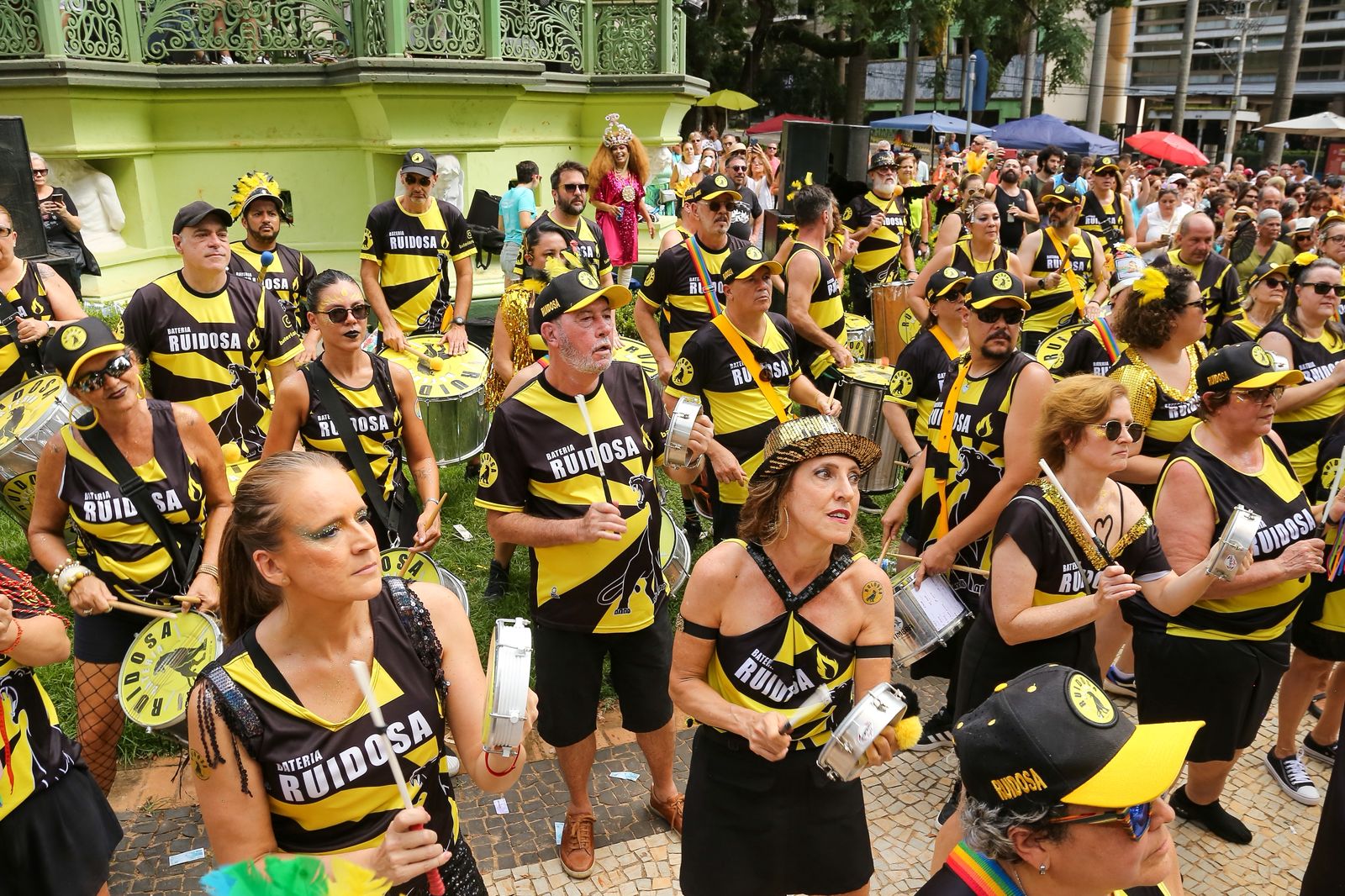 Bloco Cordão da Ruidosa celebra 10 anos com grande Pré-Carnaval na Praça Carlos Gomes