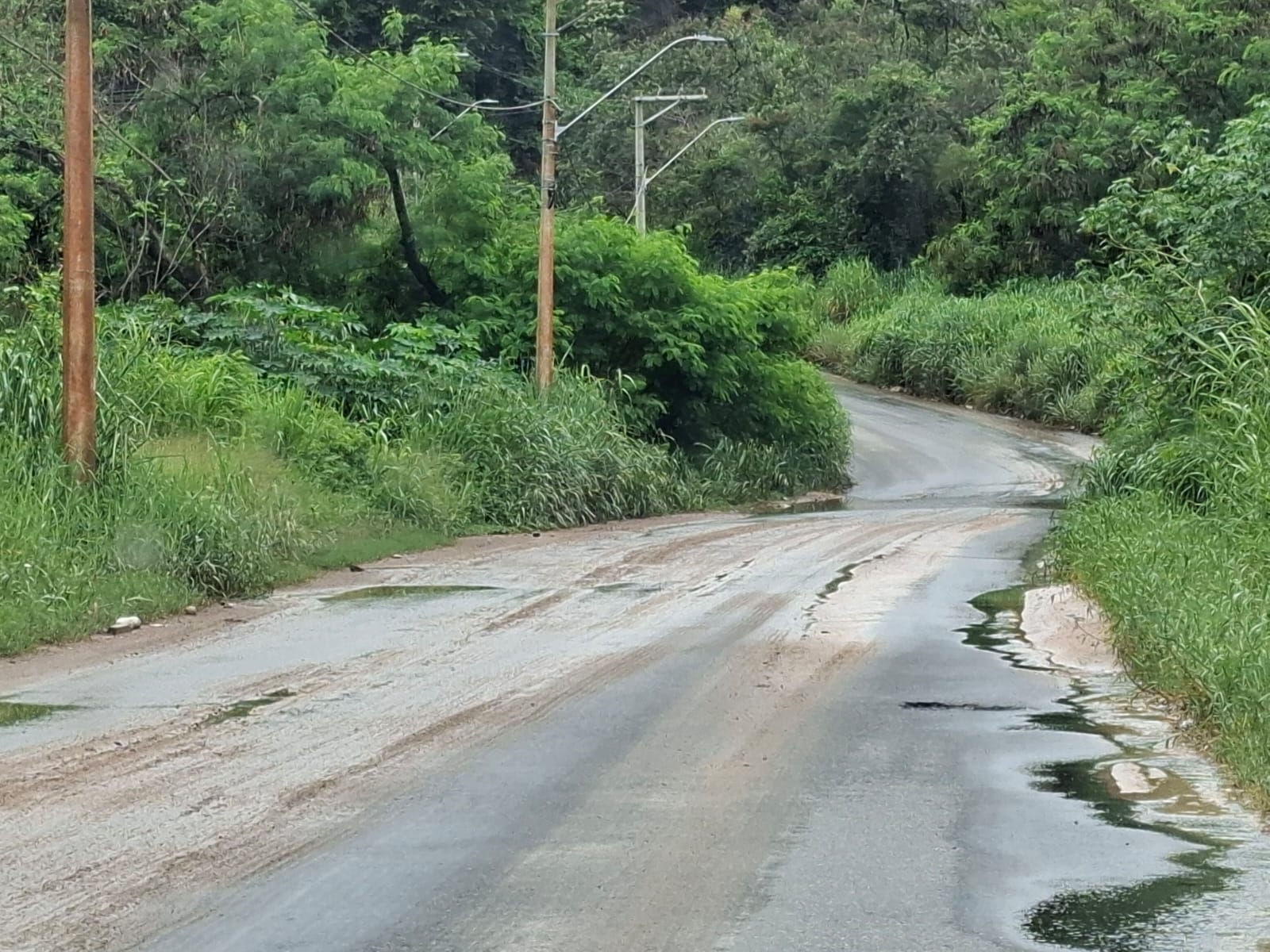 Estrada Mão Branca, em Campinas