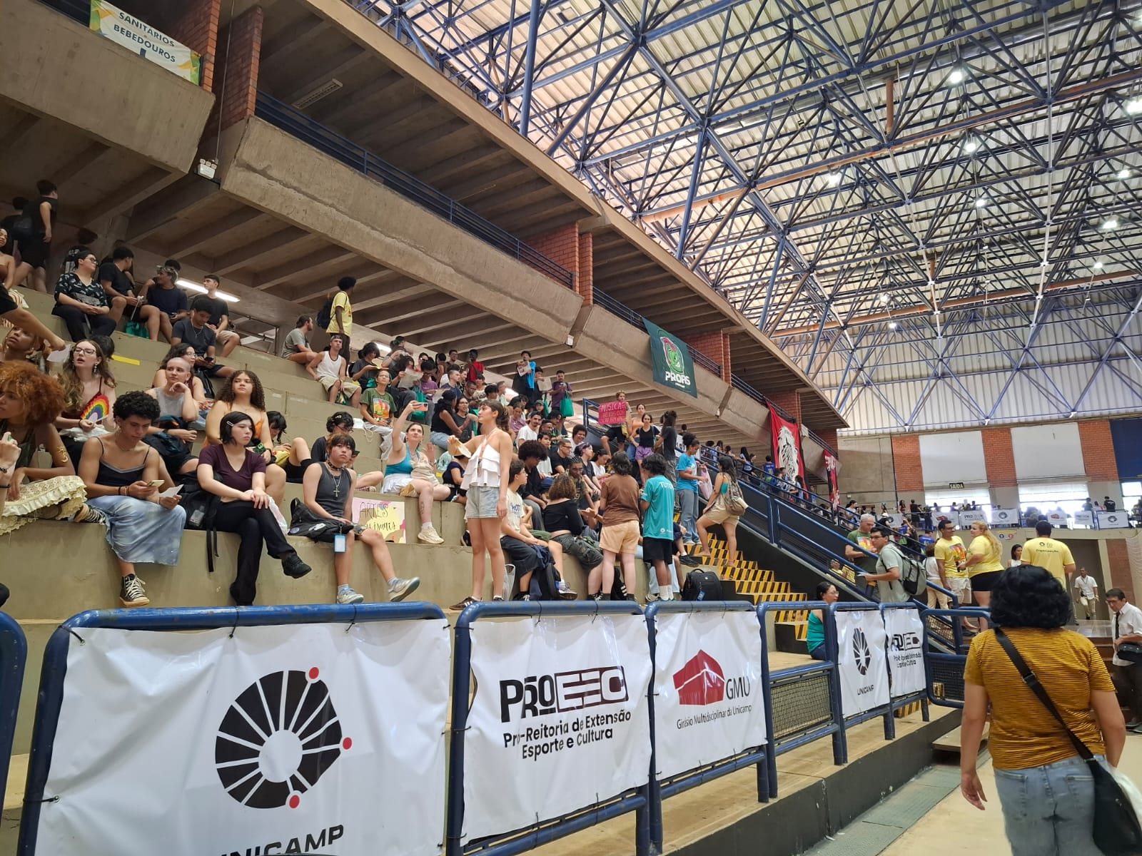 Unicamp inicia ano letivo com recepção de 3600 novos estudantes