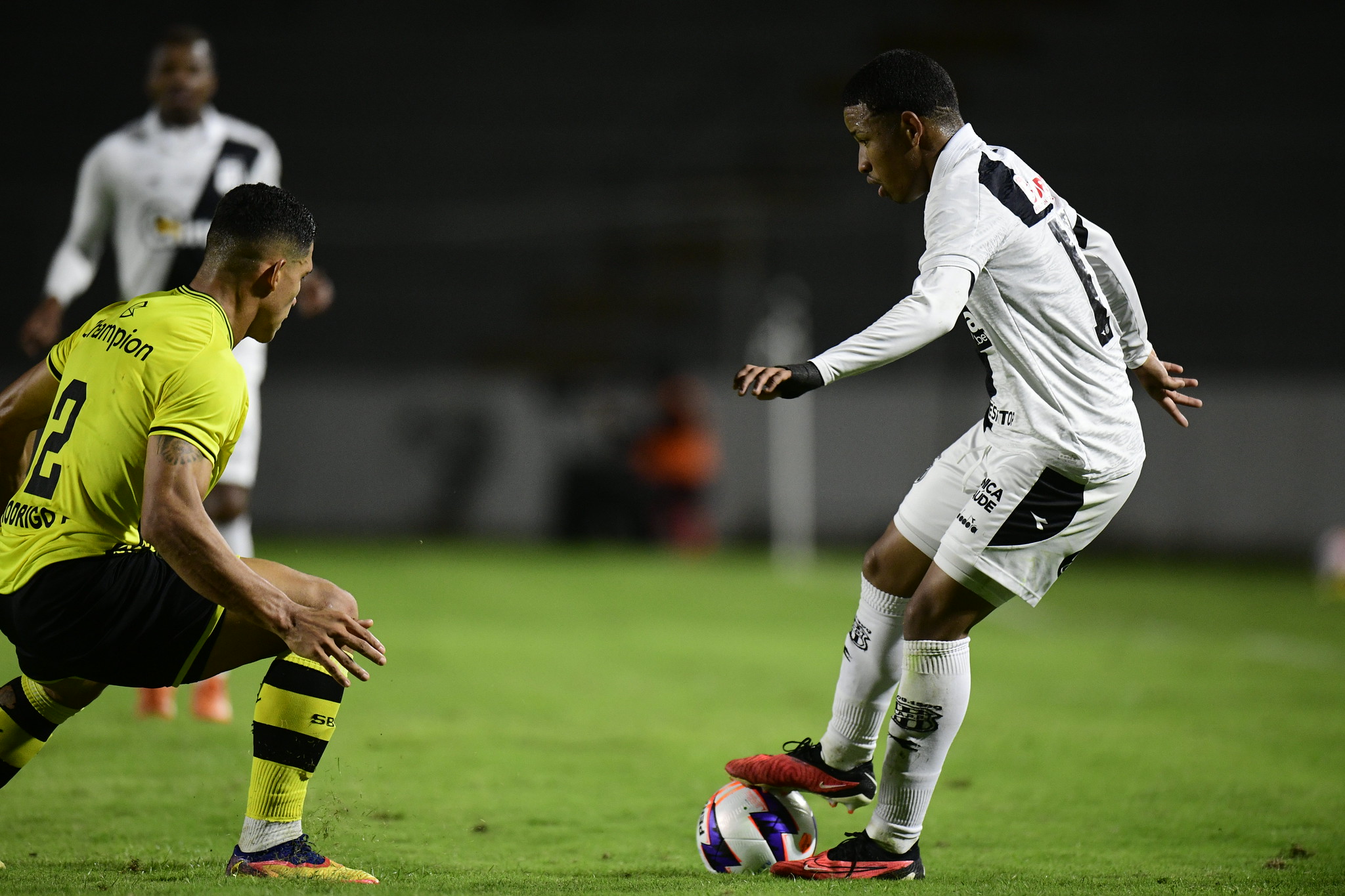 Ponte Preta registra dois jogadores no BID; dupla da base rescinde com o clube