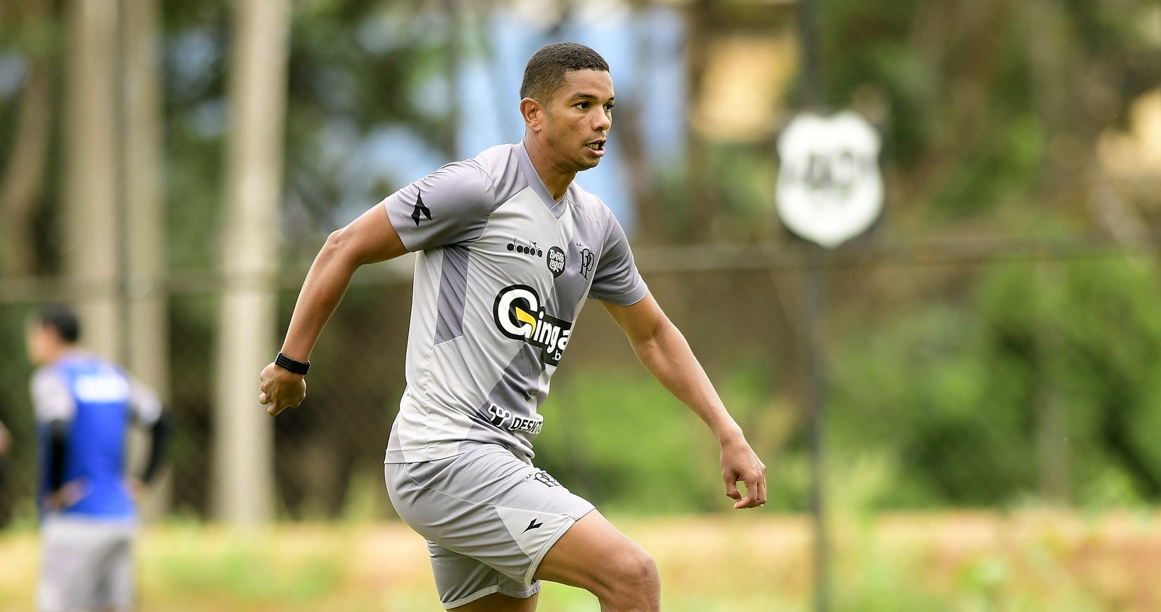 David Braz intensifica tratamento e vira dúvida para estreia da Ponte Preta na Série B